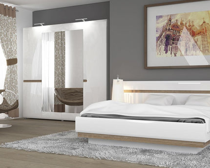 Chelsea Bedroom 4 Door Wardrobe with Mirrors in White with a Truffle Oak Trim