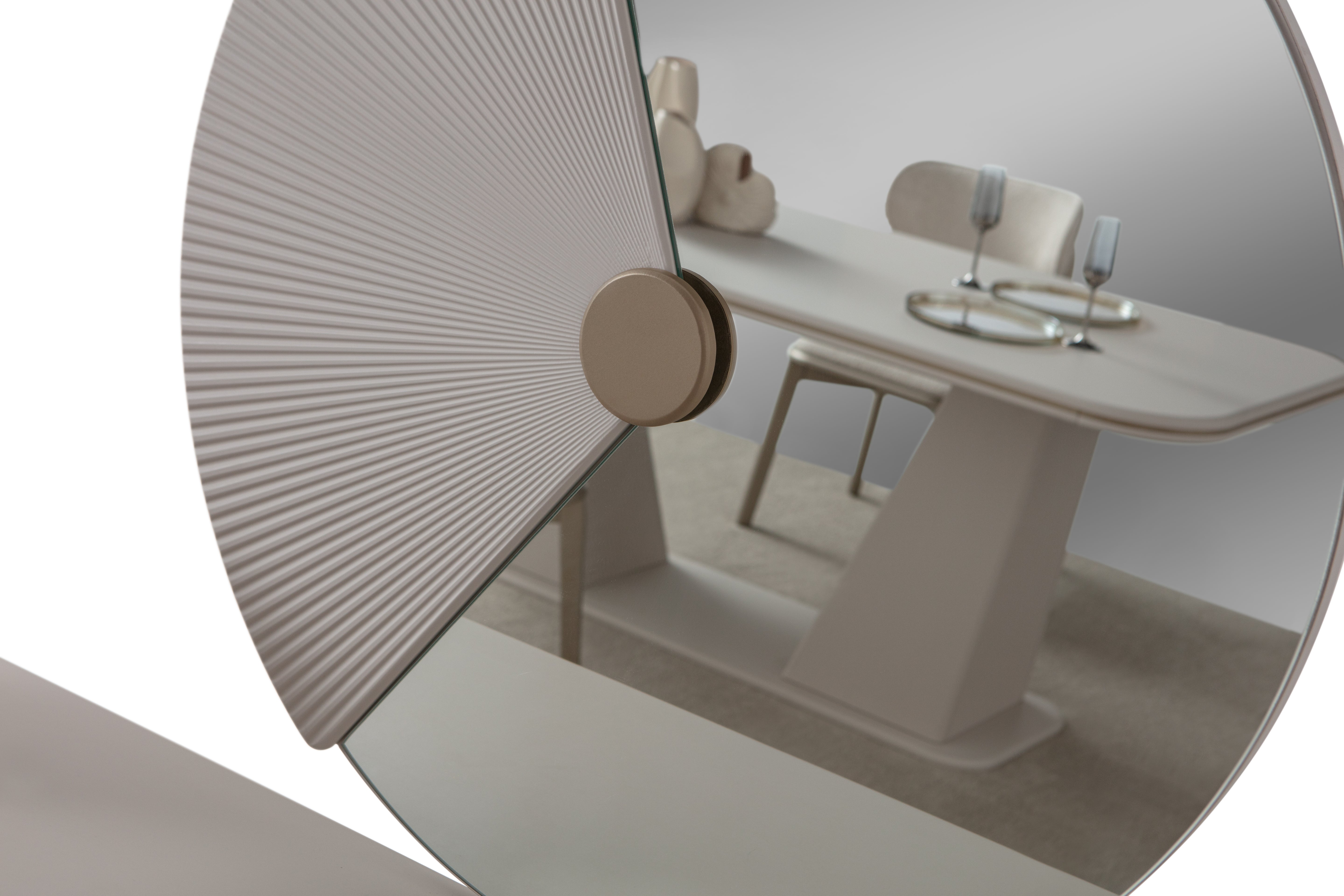 Diva Dining Table