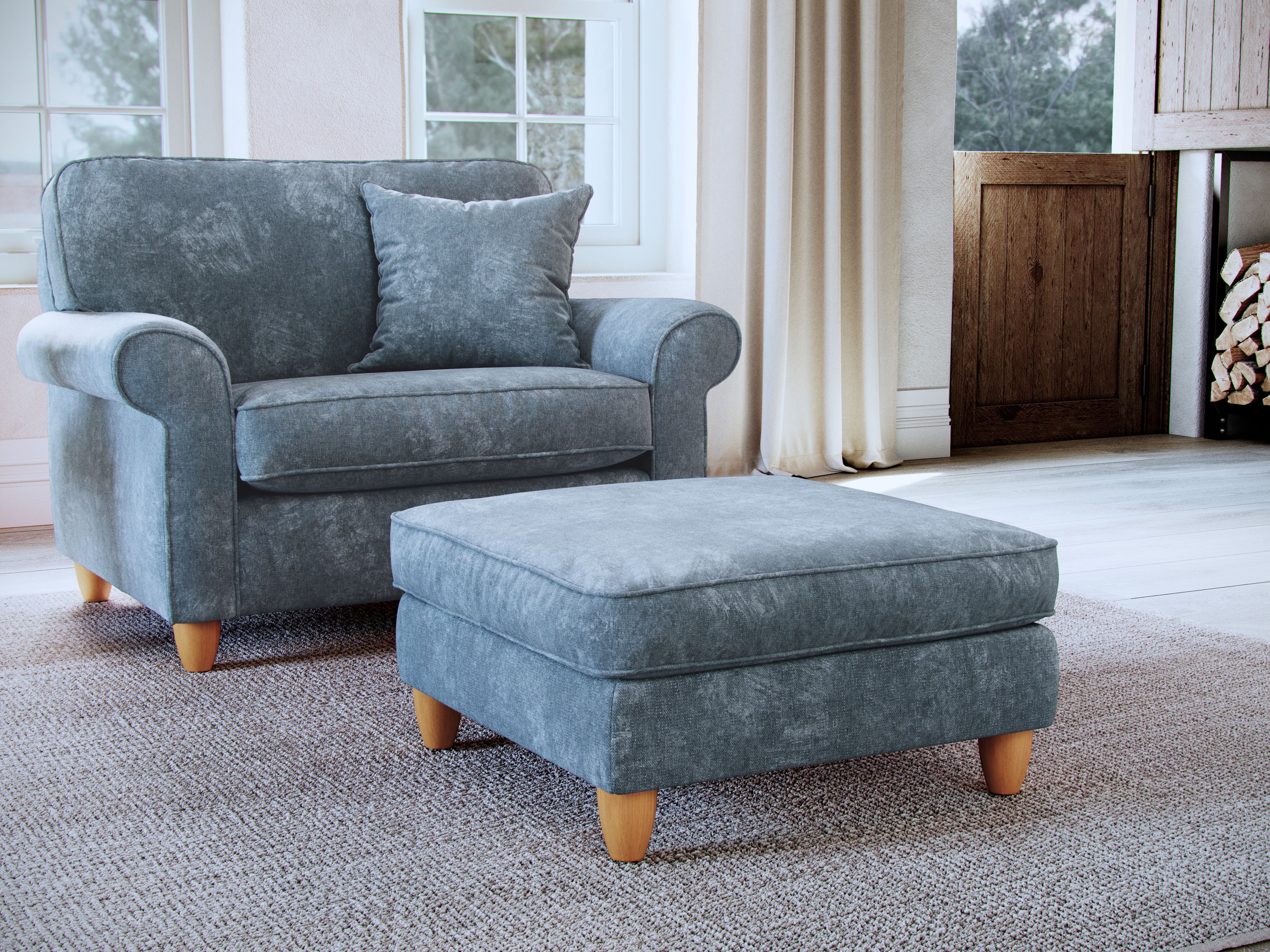 Model 33 1-Seater Sofa – Comfortable Single Chair with 8 Color Variations